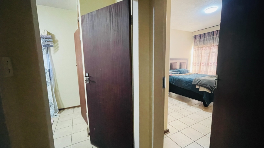2 Bedroom Property for Sale in Potchefstroom South North West